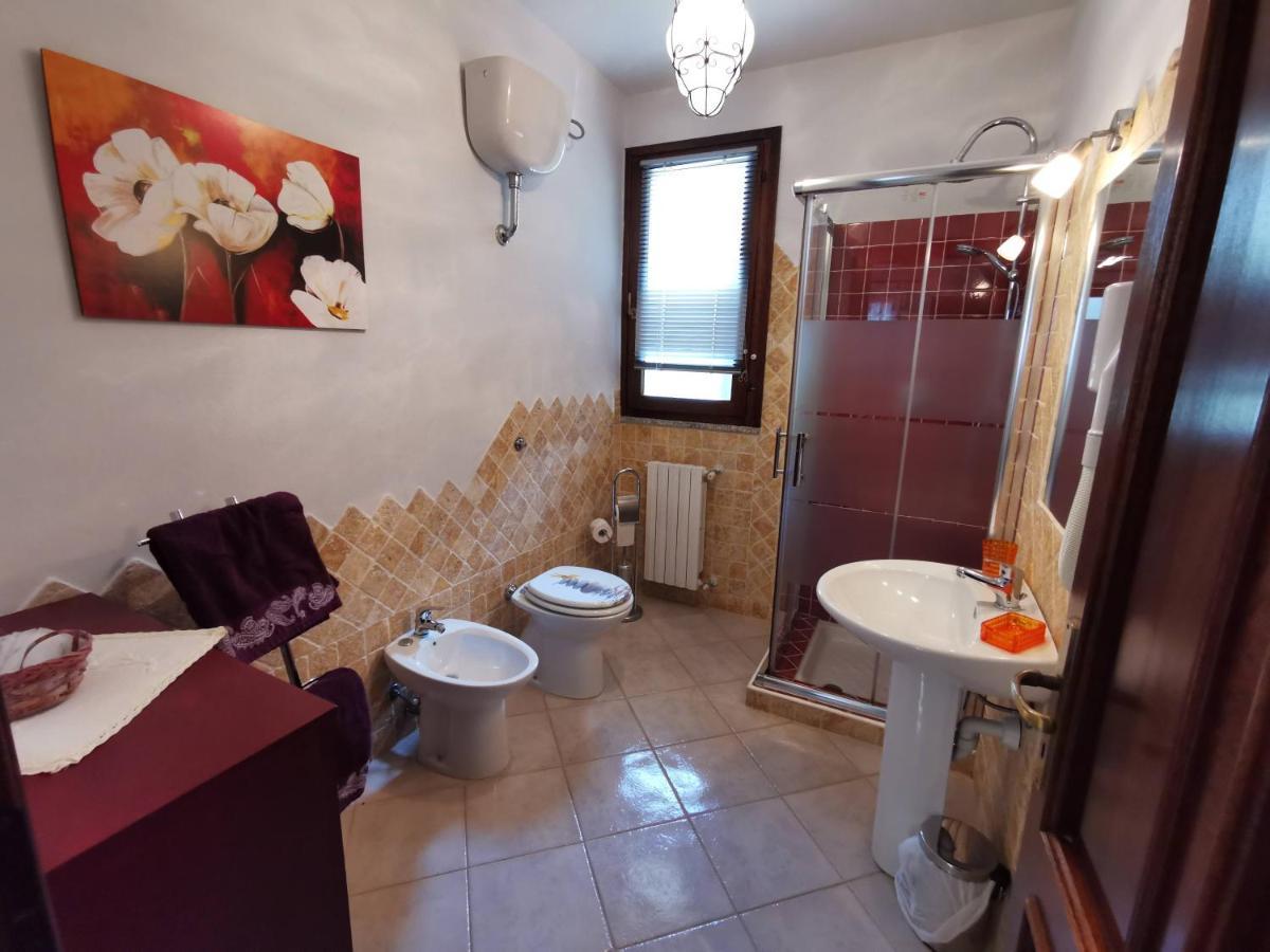 B&B Gianni E Pia Luogosanto Extérieur photo