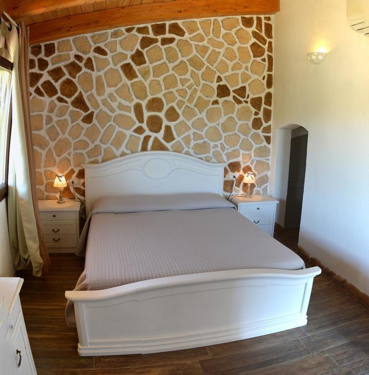 B&B Gianni E Pia Luogosanto Extérieur photo